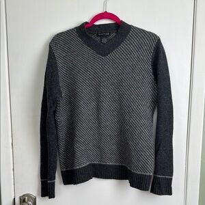Kenneth Cole New York Gray V-Neck Sweater